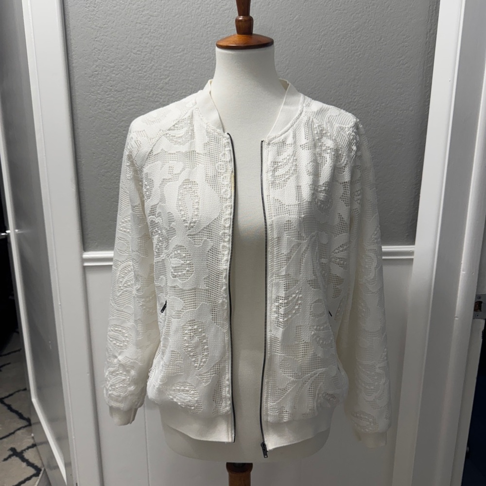 Chelsea 28 White Eyelet Lace Women's Bomber Jacket Size S